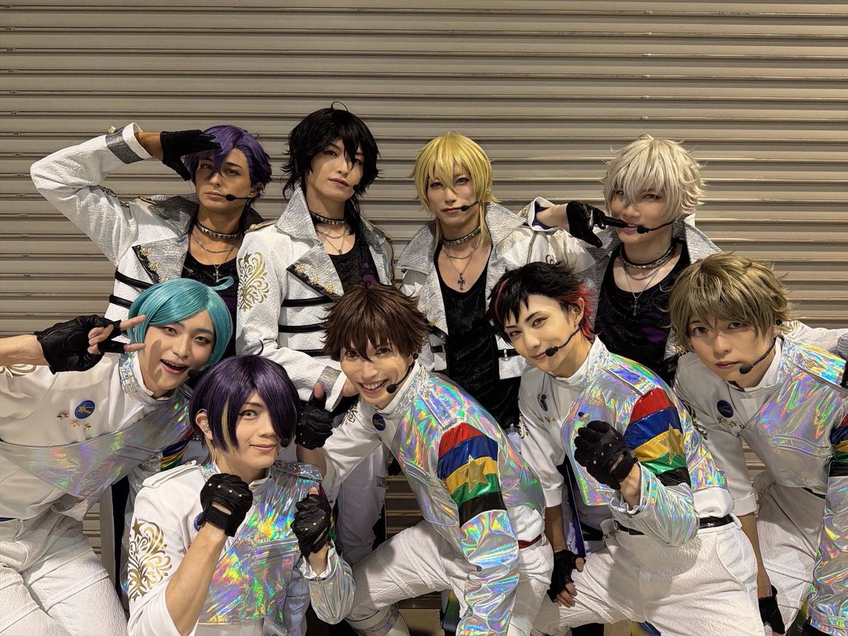 SaeKi_ry0's tweet photo. 『あんさんぶるスターズ！THE STAGE』
-10th Anniversary LIVE-
福岡公演千秋楽ありがとうございました！！

UNDEAD×流星隊
『VOYAGERS TO FUTURE』
最高の思い出を再び歌えたこと感無量です！！！！！！！！！

この勢いを次は横浜へ！！！！！
みんなまだまだ燃え上がるぞ🔥

#あんステ https://t.co/iao09BV5qs