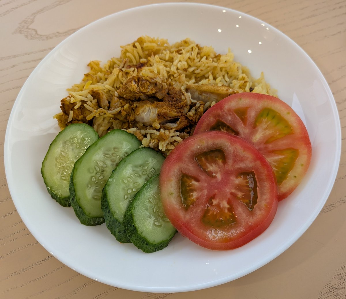 sirokuma_2113's tweet photo. Omiai（オミアイ）様より
@Omiai_jp 

スパイス料理研究家
印度カリー子さん出演記念『Creators Voice』Vol.11プレゼントCPにて🕊️
チキンビリヤニキットをいただきました🥄
炊飯器で簡単に、本格的なチキンビリヤニが作れました🧑‍🍳
スパイスが効いてて美味しかったです😃
ありがとうございました🍀 https://t.co/D5KyTlWsc5
