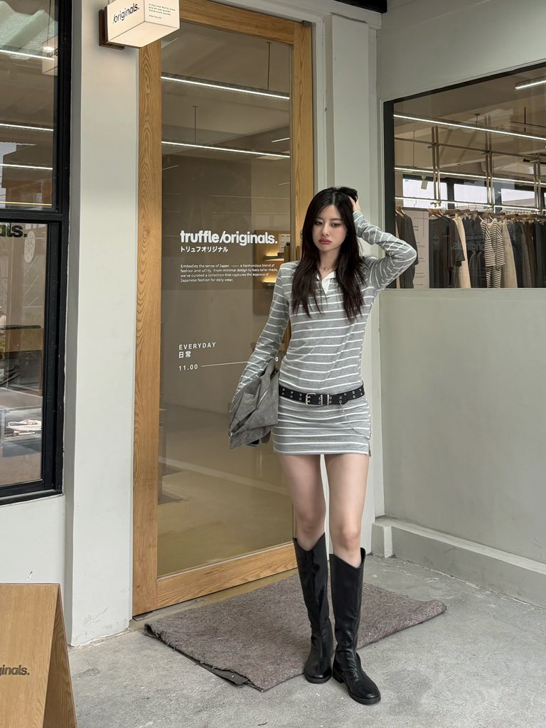 shuu_nc's tweet photo. อยากเป็นเจนซี 😉🩶🖤 #shuunc #shununnicha https://t.co/TetIR6q6FI