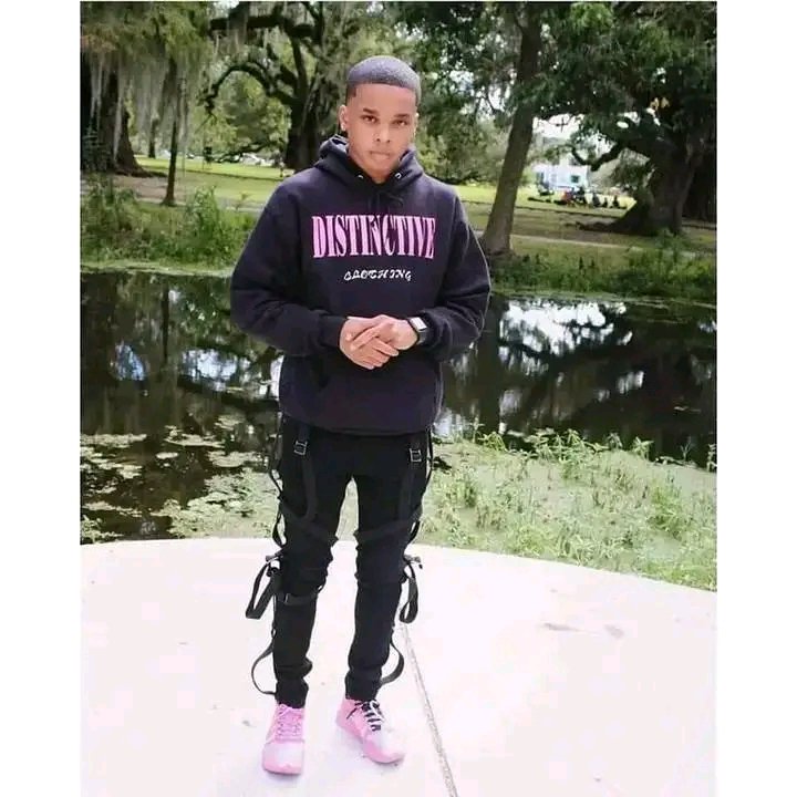 HennessyIv945's tweet photo. Help me wish my little cousin Taj a Happy 18th Birthday! Taj you have no idea of how Godly proud of you I am. You proved statics wrong and I know growing up in New Orleans isn't easy. You are a thriving Entrepreneur who started at the age of 16.. https://t.co/7lN94Kj3g7