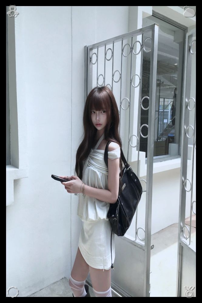 leonievanthof's tweet photo. 🛻Show affection to someone who experiences loneliness.609354At that moment, he spun around, almost as though he could feel her nearby, and their gazes locked—his eyes remained unchanged, tender and hazel, with lines forming at the edges as he grinned, a smile that caused Elara https://t.co/BSXQVeOYDa