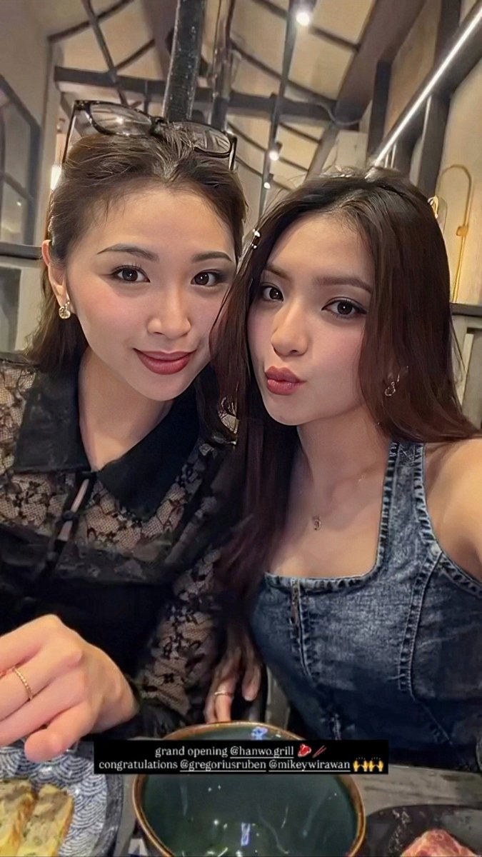 Heru_satyaa's tweet photo. 🤍💐 @_shanindira @_shaniagracia31 https://t.co/ugaee8BruI