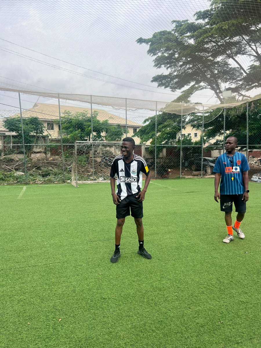damioladehin's tweet photo. Soccer is a beautiful one.
I will think again if I actually need to play any contact sport at this age of mine.
And yes, I am a proud supporter of @NUFC in Nigeria. #nufc #thePRman https://t.co/TBkZ5CeYeR
