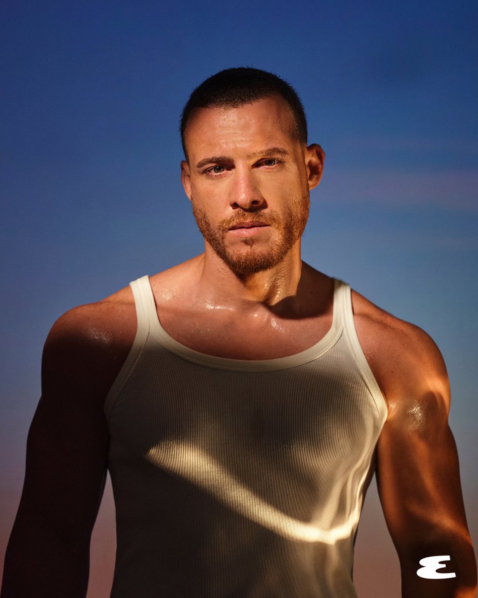 Louribursin's tweet photo. Love this shoot...🤌🏼🌞🧿
#KeremBürsin
#KeremBürsinxISDIN https://t.co/pNwB1CjO98