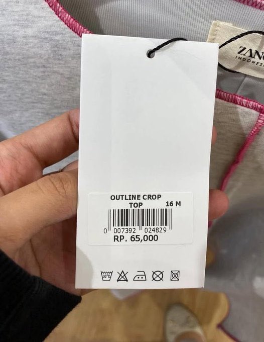 jungjless's tweet photo. Kalo ada yang lucu dan murah, kenapa harus yang mahal?😭👍🏻 Baju-baju di sini harganya affordable untuk gaji umr😭🫶🏻 https://t.co/h06nHvo4NQ