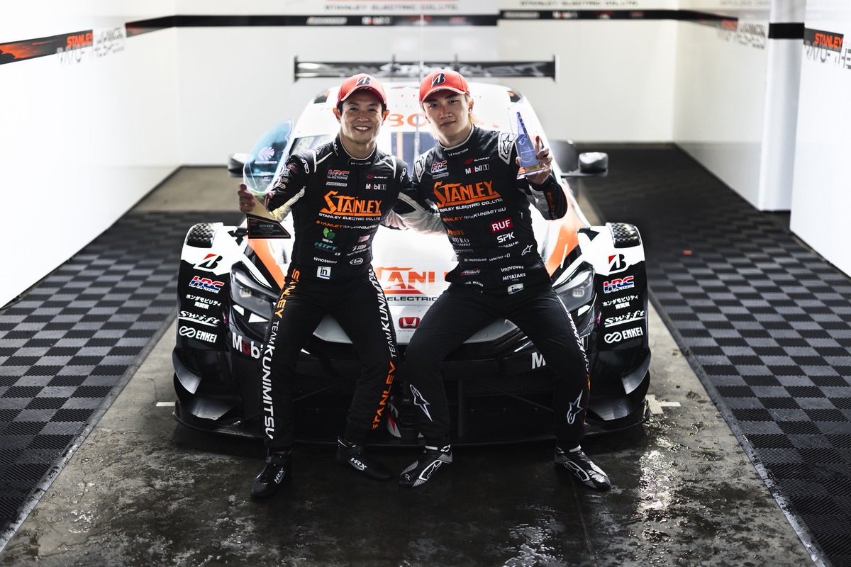tadasuke0628's tweet photo. .
Super GT Rd4 FUJI
優勝🏆

プレリュードの初優勝をTeam Kunimitsuで尚貴さんとHRCの開発陣と一緒に勝ち取れて本当に良かったです！

色々込み上げてきて本当に嬉しい優勝でした
応援ありがとうございました！🙏
・
・
・
📸: @shotamuraphotographer https://t.co/wTmUv8o2dh