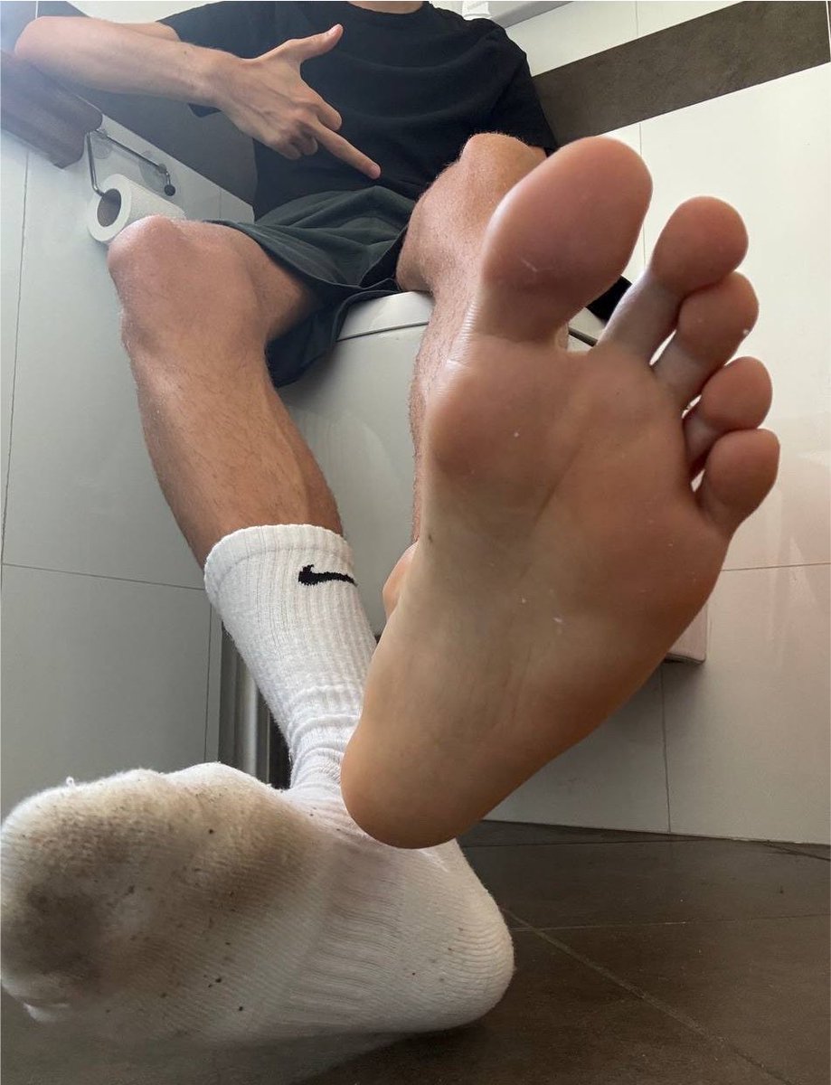 matteomasterr's tweet photo. 🇮🇹non guardarli troppo😂👀
🇬🇧don’t look at them too much😂👀 https://t.co/SuDONAi2oB