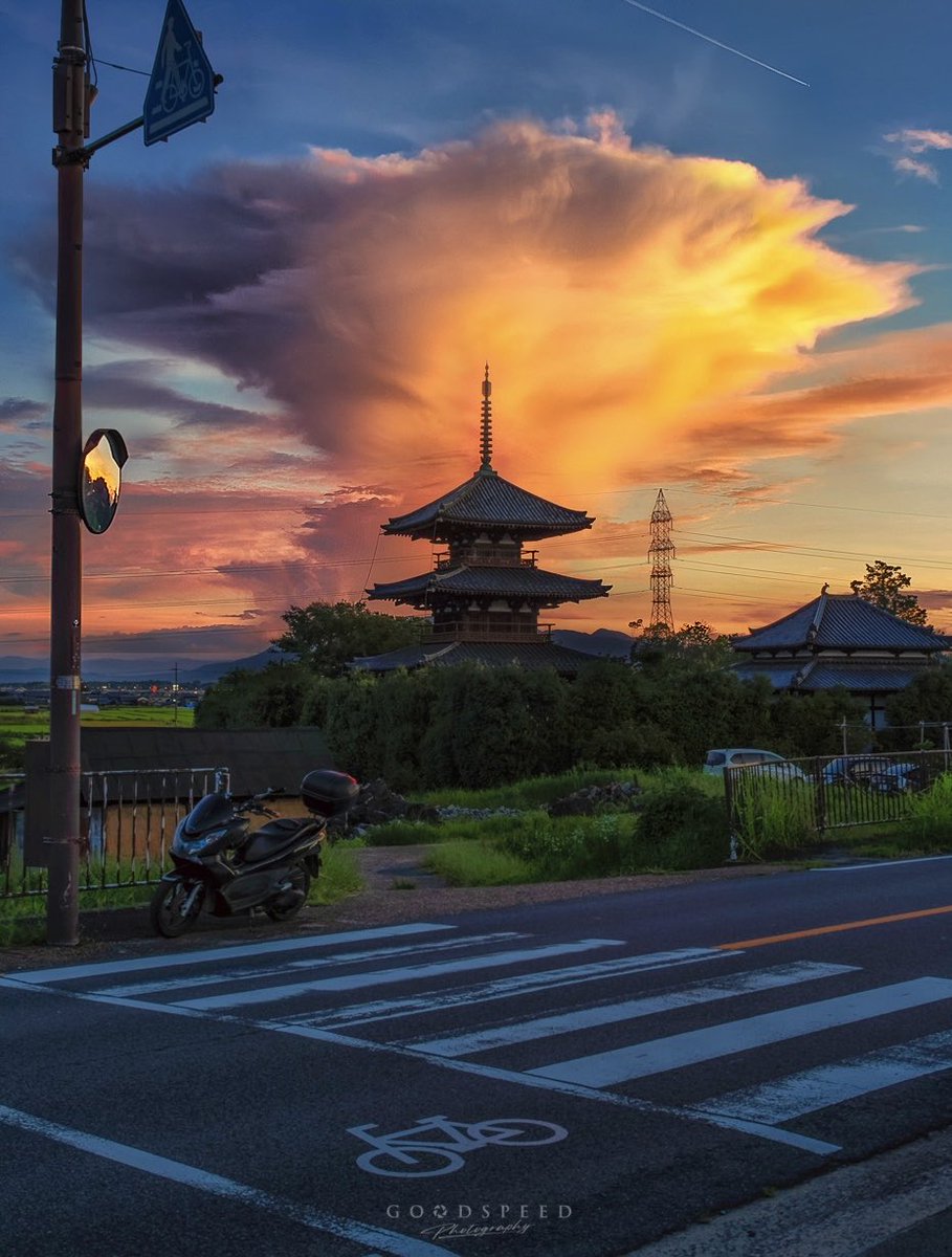 aki_goodspeed's tweet photo. 夏の風物詩
巨大なかなとこ雲 https://t.co/CPqVN8JCL3