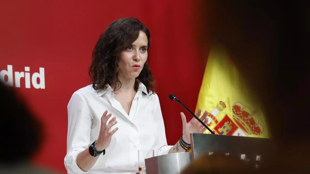 RMacutoNews's tweet photo. La acumulación de escándalos de Ayuso enciende las alarmas en el PP: “Su caída será peor que la de Cifuentes por las cremas”. Via @eldiarioes @estherpalomera https://t.co/AOXRzd0vgp