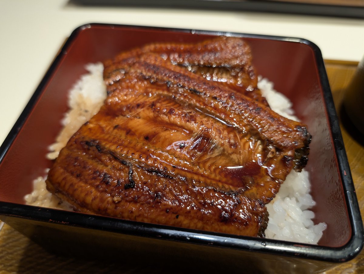 Game_Rabito's tweet photo. 土用の丑の日に食べ損ねたので鰻食うとる https://t.co/PE2ftz75rU