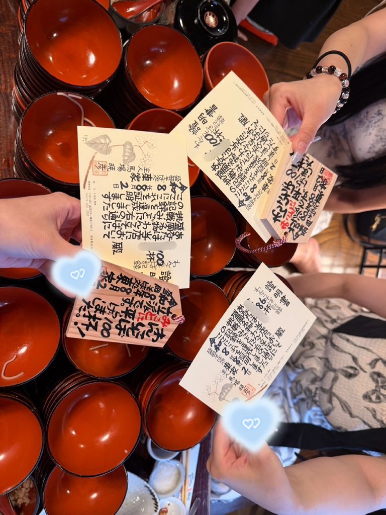 liz_suibi's tweet photo. 冷麺食べて海鮮食べて〆にわんこそばチャレンジ❗️なんとか100杯いけました❗️(まじでこれ以上は無理) https://t.co/CDHjGrYRo4