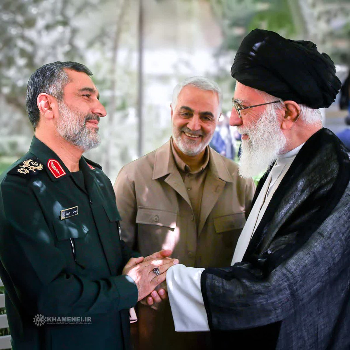 Khnoom_shin's tweet photo. من لحظه شنیدن خبر شهادت این سه مرد ؛ واقعا به چشم خویشتن دیدم که جانم می رود  ...
#یاتماز_حسینین_پرچمی 
#یا_لثارات_الحسین https://t.co/jNRa6xQi6Z