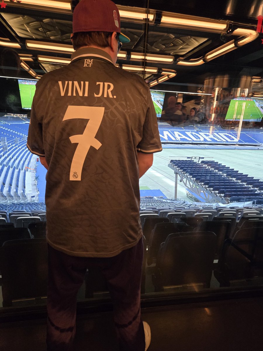 selekonelfo's tweet photo. Que se va a ir vini jr del madrid me duele es el mejor jugador que tenemos lo peor de todo esto es que los dictalovers van a ganar y no se dan cuenta que con soldados como vini se ganan las guerras https://t.co/jrd0M7Nl2L
