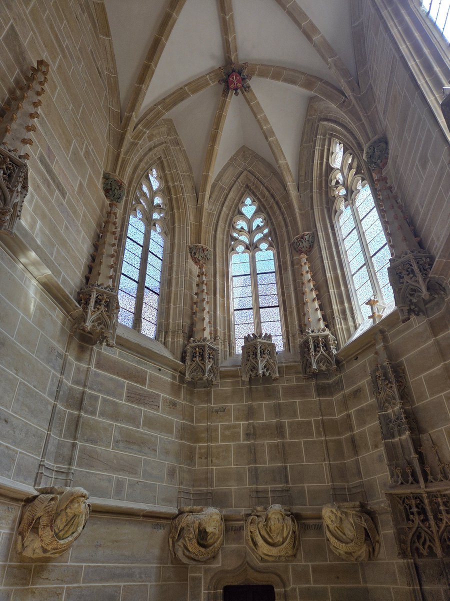 fabricehodecent's tweet photo. Allez, on se fait une abbaye mythique pour la route !
#Cluny https://t.co/pgFXlZTbr5