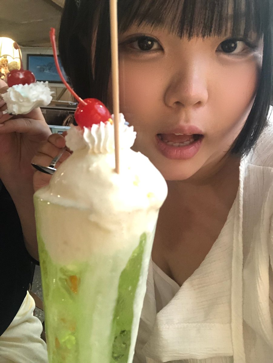 ShortGirl_S2's tweet photo. 이 카페 ㅈㄴ 감상있고 예쁜데 음료 맛이 별로임 붐따 날림 https://t.co/ya1aIO1et8