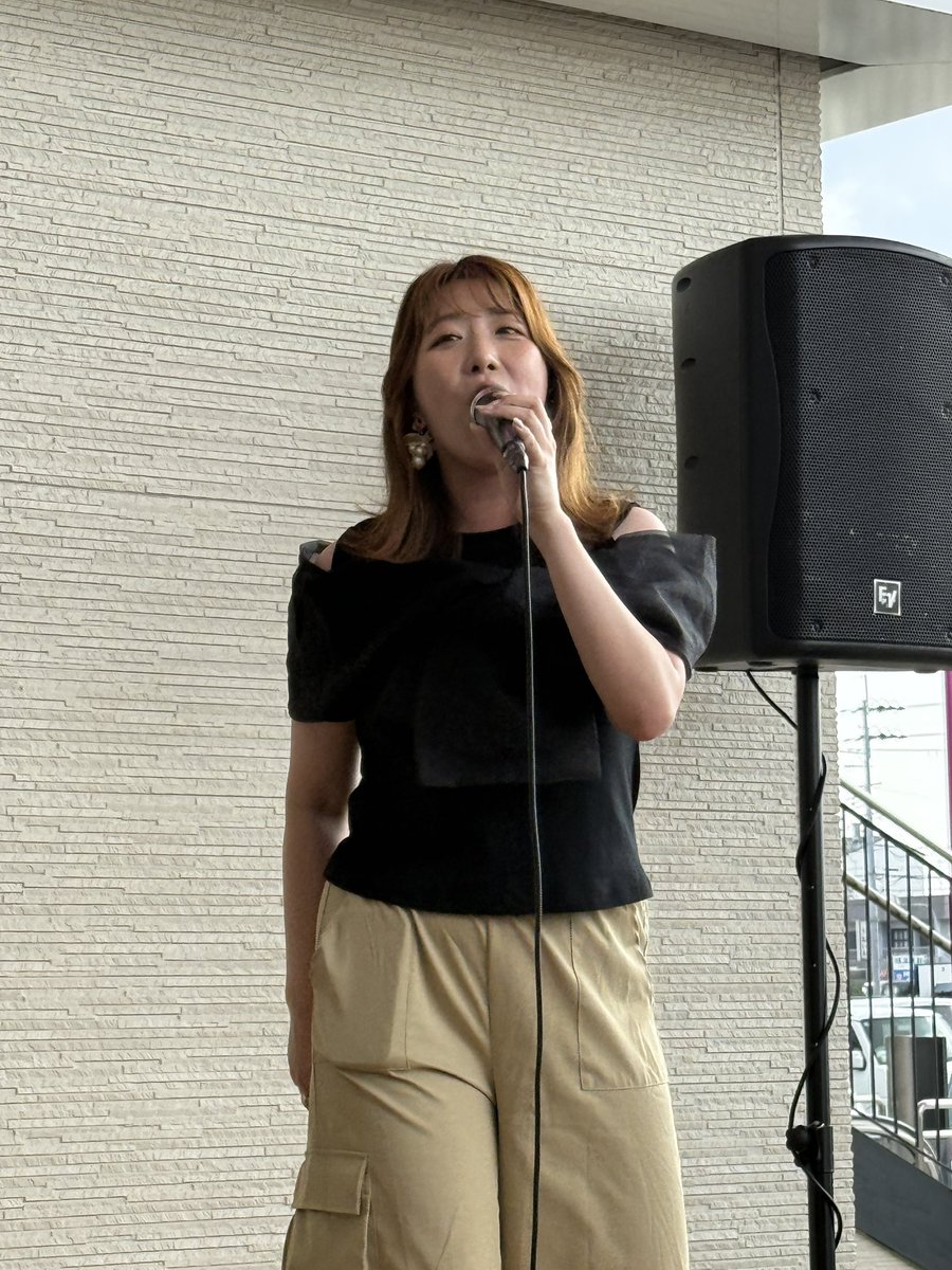 Bucydeu5963_aft's tweet photo. singer SAYAKAさん。
和歌山を中心に活躍中のシンガーソングライター。個人的には、本日のSPMライブの出演者の中で一番古くから知っていて、近年SPMライブで再びステージを聴くようになった。第一部:『涙』を含む4曲。第二部:『For You.』。
8月2日
#雑感 #メモ #ライブレポ
#singerSAYAKA #SPMライブ #イオンタウン松原