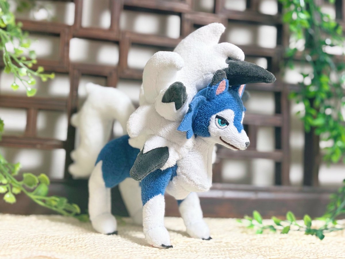 toiro833's tweet photo. 色違いの黄昏ルガルガンのぬいぐるみを自作しました！

「どうすれば布と綿でシャープなエッジが出せるか」に大苦戦しましたが、大好きなポケモンなので頑張りました。

感想、コメントなど聞かせて頂けましたら嬉しいです☺️

#ポケモン手芸部
#ポケモンファンアート
#自作ぬい
#といろのぬい https://t.co/6G16HfqGrr