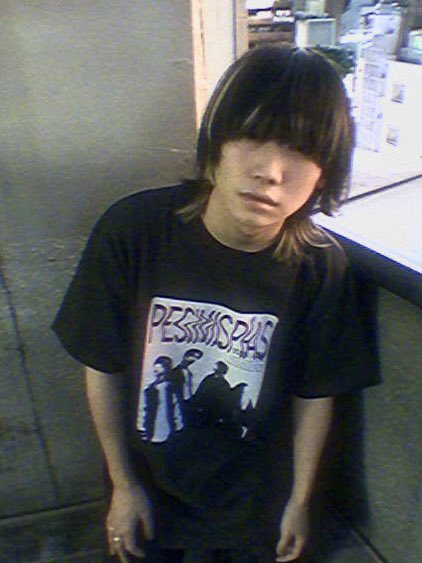 pesimispias's tweet photo. 【NEW OFFICIAL GOODS】

3日後からついに開催される
2nd EP 弱ければ愛されると思ってた 
リリース記念ツアー

"君にだけ分かるように歌ってみる"

会場にて販売のグッズ一覧を解禁❤️‍🔥

#ペシミスピアス https://t.co/dqtNgkDLzB