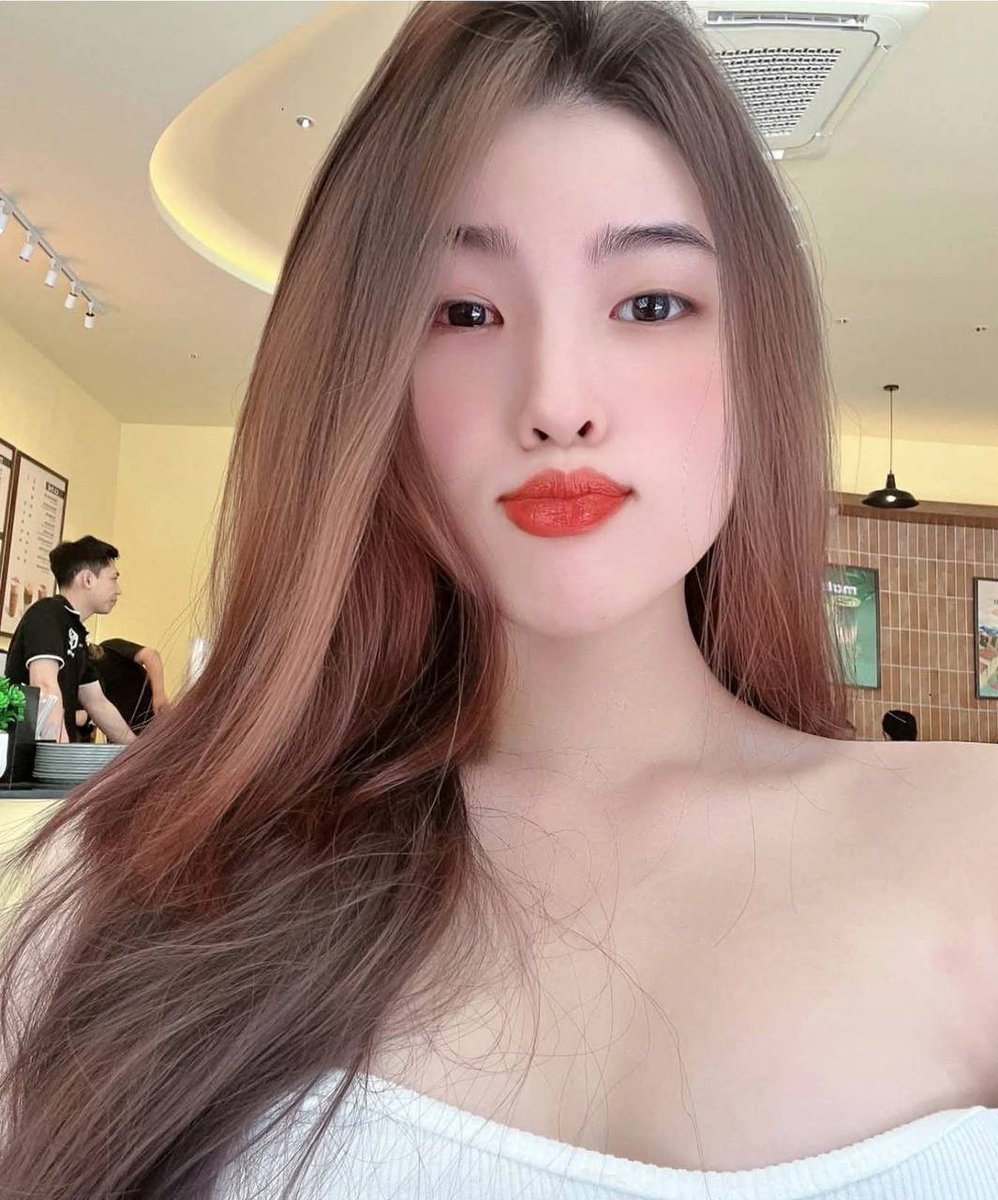 Henhodiii's tweet photo. Nữ 2k1- Cầu Giấy - HN https://t.co/NTAzRp4SCS