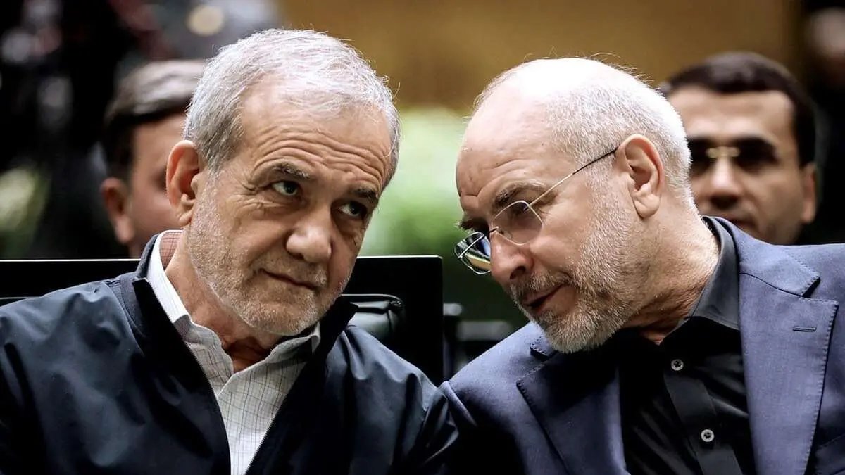 shafieian1355's tweet photo. قالیباف رقیب انتخاباتی پزشکیان بود.

اما پزشکیان از فردای انتخابات از همه رقبا برای اداره کشور کمک خواست. تأکید او بر سپردن مسئولیت تیم مذاکره به قالیباف هم در همین چارچوب بود. تیم مذاکره، تیم ملی ایران است. #روایت_جنگ_و_صلح https://t.co/QGyNMkXqEI