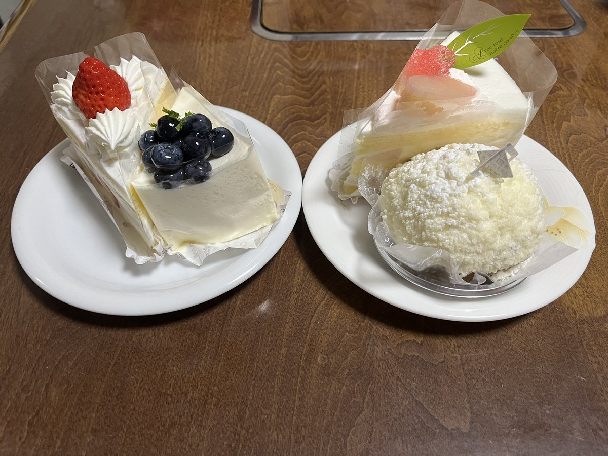 MiraiChannel924's tweet photo. 今日は父親の誕生日でケーキを食べました🎂 https://t.co/kKawdnL6ZN