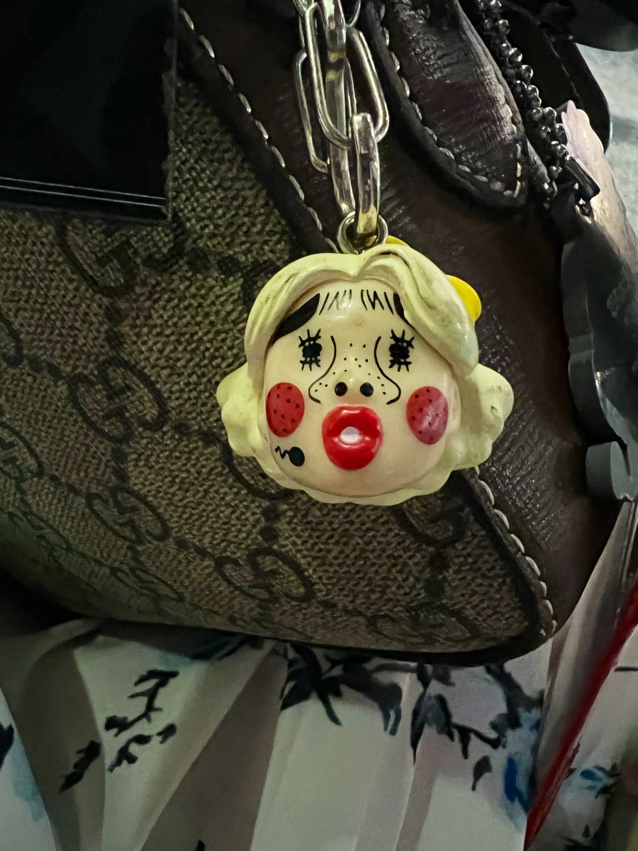 Yuchi481214's tweet photo. 私のブリちゃんの身体が無くなってて(இдஇ; )
誰か見つけたらください(இдஇ; )
大切な私のお気に入りブリちゃん(இдஇ; )
悲しすぎて(இдஇ; ) https://t.co/ENpccLVmnh