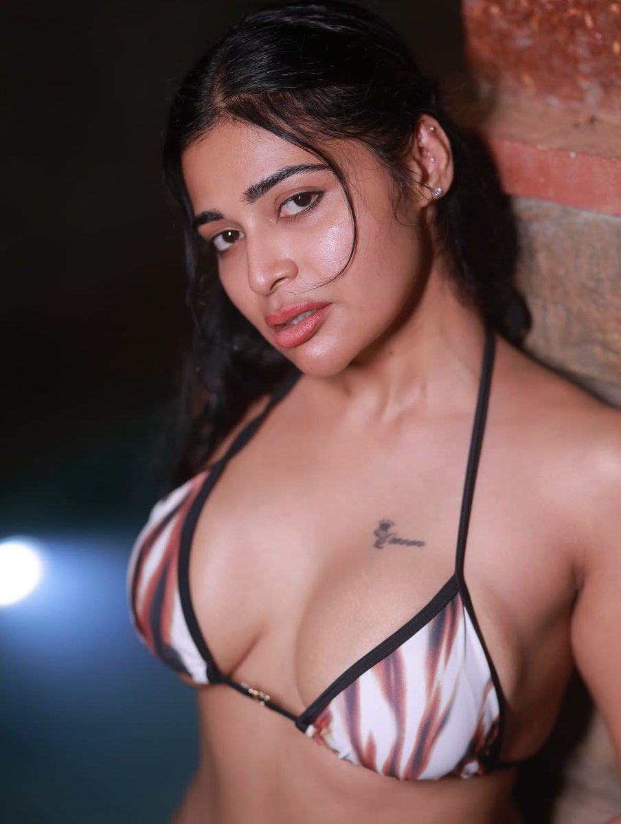 Blueman3v8's tweet photo. Dharsha Gupta 😍

Evening Hotness 💥 https://t.co/uqWJoI42mB
