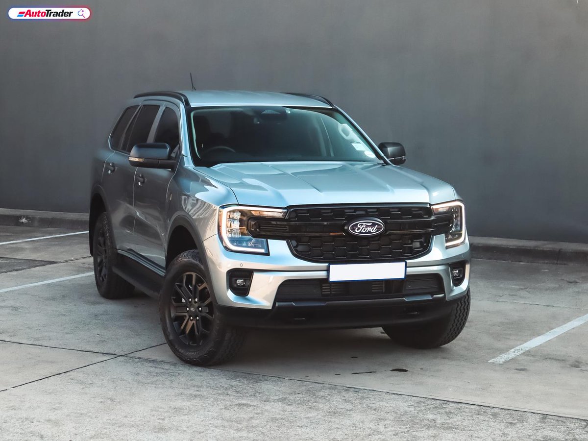 AutoTraderSA's tweet photo. Is this the smartest 7-seater #SUV buy under R900k? The new Ford #Everest 2.0SiT 4x4 Active trades a bit of power for a far more reliable timing-chain engine, keeping the massive 12-inch screen and full ADAS safety suite intact for R875,000. https://t.co/J0e51A295w https://t.co/j8Th1M40YB