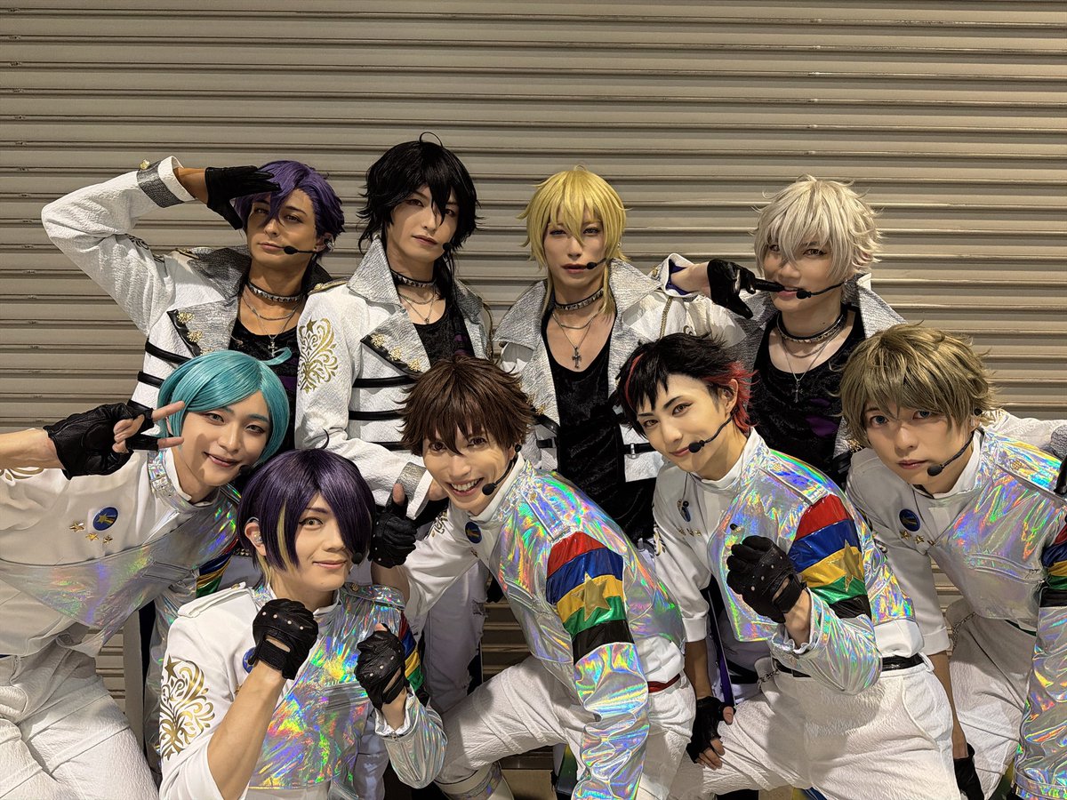 akazawa_taro's tweet photo. 『あんさんぶるスターズ！THE STAGE』
-10th Anniversary LIVE-
福岡公演千穐楽ありがとうございました！
今日も最高の景色をありがとう！

エモい組み合わせ😭
『VOYAGERS TO FUTURE』ブチ上がった💪

次は神奈川！！！

#あんステ https://t.co/riZN1P14gl