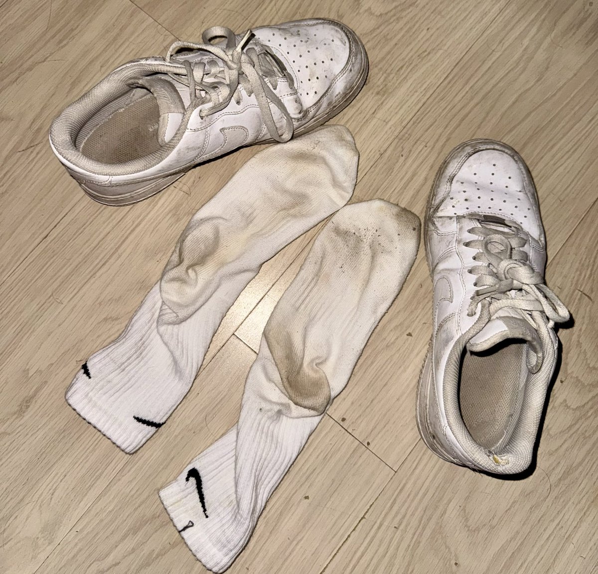 TheSoleMasterNL's tweet photo. Survived the weekend, shoes barely did🤢😈
While you suck and lick the sweat off these socks and AF1s
I relax and enjoy the sun👏🏼😏
#malefeet #maledom #feetfetish #dirtysocks #feetdom #findom #findomnl #findompaypig #sweat #nike #sweatysocks #feetworshi̇p #gooner #cashalpha #lick https://t.co/zRUeat7aGu
