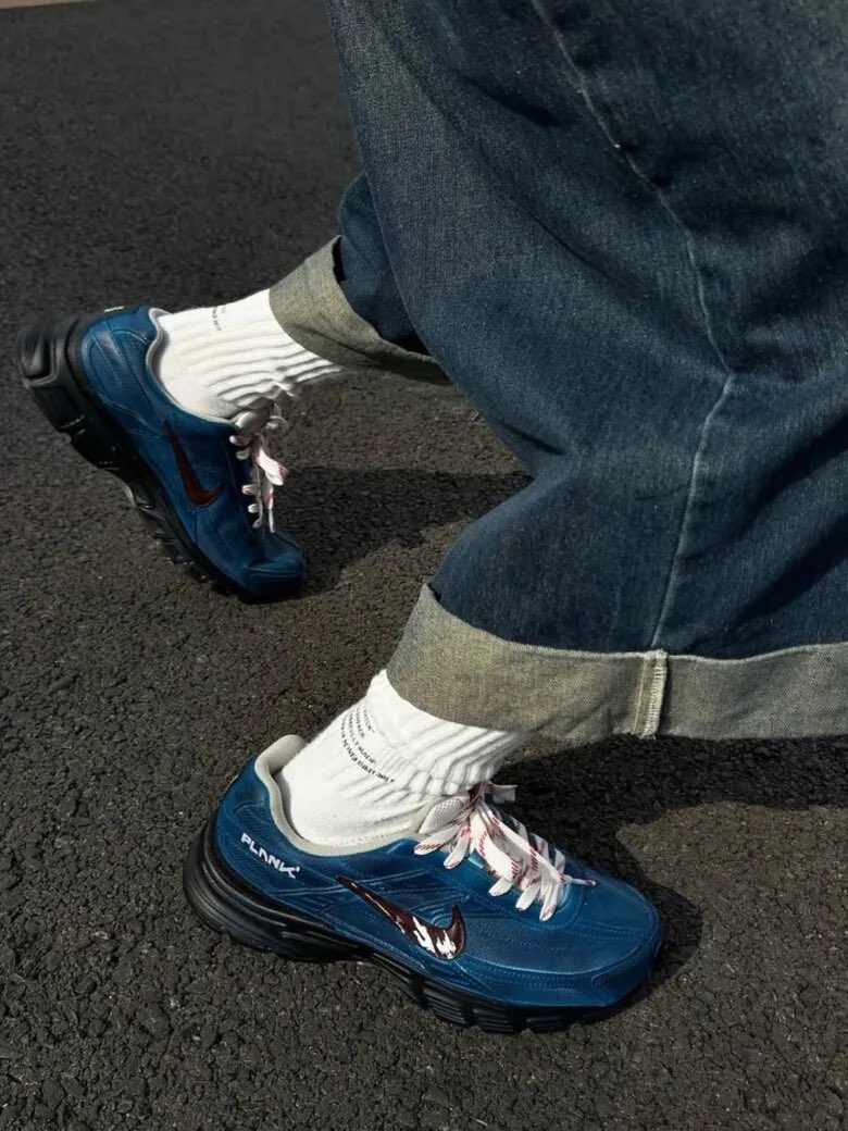 peipay97's tweet photo. NIKEのカスタムスニーカー色味良すぎる
ダークブルーカッコよすぎるな.... https://t.co/ezlOFm5iOQ