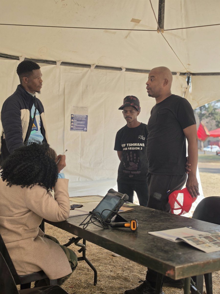 RamaboduObakeng's tweet photo. Visiting Pretoria union buildings  VD station Ward 92 . #EFFVoterRegistration https://t.co/IOJ4i3gf65