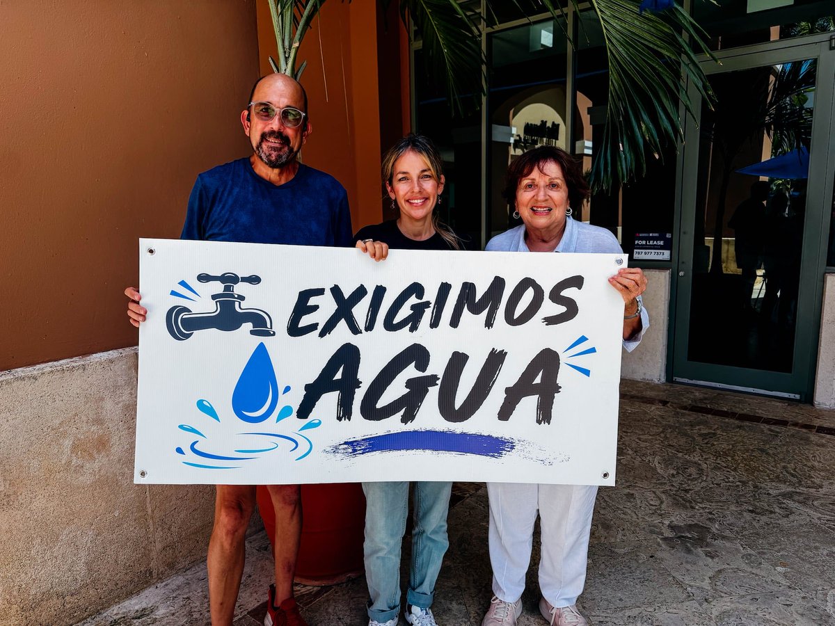Bonita_Radio's tweet photo. La crisis del agua en PR llega a la prensa internacional. La sequía climática y por mal manejo  de la @AcueductosPR en el barrio Machuchal de Santurce. 
#agua #gobierno #PuertoRico https://t.co/rhOPvZN8y0