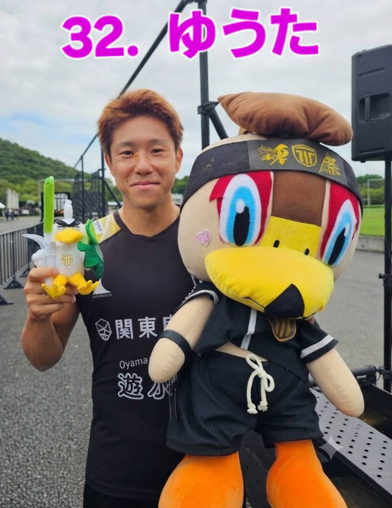 osiwatoccimo's tweet photo. 素敵な笑顔ありがとうございます🤗
#バスケスバイロン
#吉田篤志
#小池裕太
#西村朋倭 https://t.co/pYY9yJwSi4