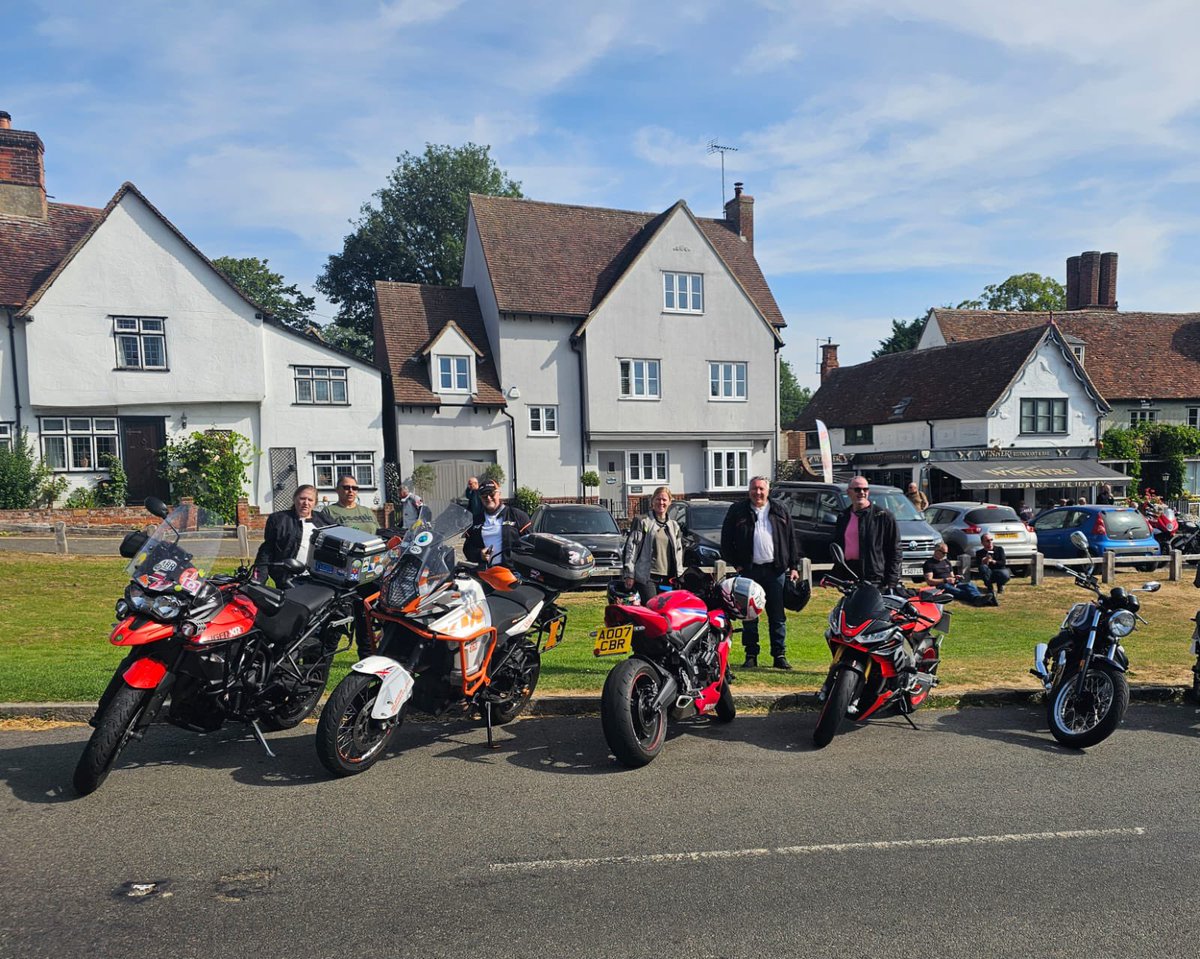 BikerDad67's tweet photo. Finchingfield today. Remembered why I dislike it, full of weekend warriors in full leather regalia paying £13 for a bacon sandwich & frothy coffee! About 90 miles. #Calimoto https://t.co/UdevrAluf5