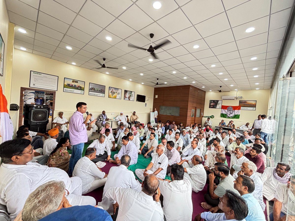 Mustakchuru's tweet photo. आज श्रीडूंगरगढ़ बीकानेर में पीसीसी अध्यक्ष गोविन्द सिंह डोटासरा जी के निर्देश पर आगामी नगर निकाय चुनाव को लेकर  बैठक आयोजित की गई जिसमें पीसीसी सचिव मुस्ताक खान ने जिला सहप्रभारी  के नाते भाग लिया।
@GovindDotasra 
@RahulGandhi 
@s_kanth 
@INCIndia https://t.co/njEkAmUg7o