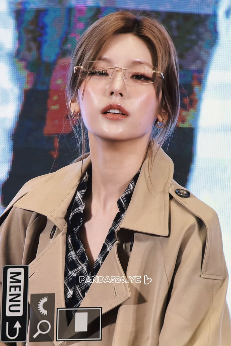 yeji_midzyfury's tweet photo. HWANG DETECTIVE YEJI SAVE US !!!!………… https://t.co/f60YuAgh04