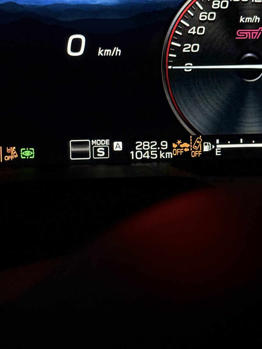 Levorg_wr's tweet photo. 今日は赤目、青山高原へ行って、納車3週間にて1000km達成！

来週1ヶ月点検でオイル交換をして、慣らし完了、4千回転〜のバランスドエンジの気持ちいいところをようやく解放 https://t.co/icyFukwsvD