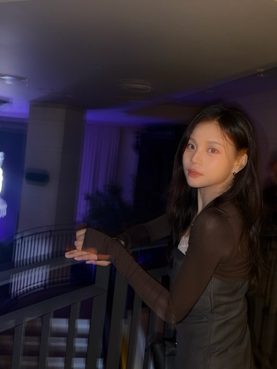 GFS_backup's tweet photo. [PIC] 260802 - Umji (ummmmm_j.i) post with Designer VERDY

🐹🙂‍↕️

#GFRIEND #VIVIZ #UMJI @VIVIZ_official https://t.co/qrD5o9siqT