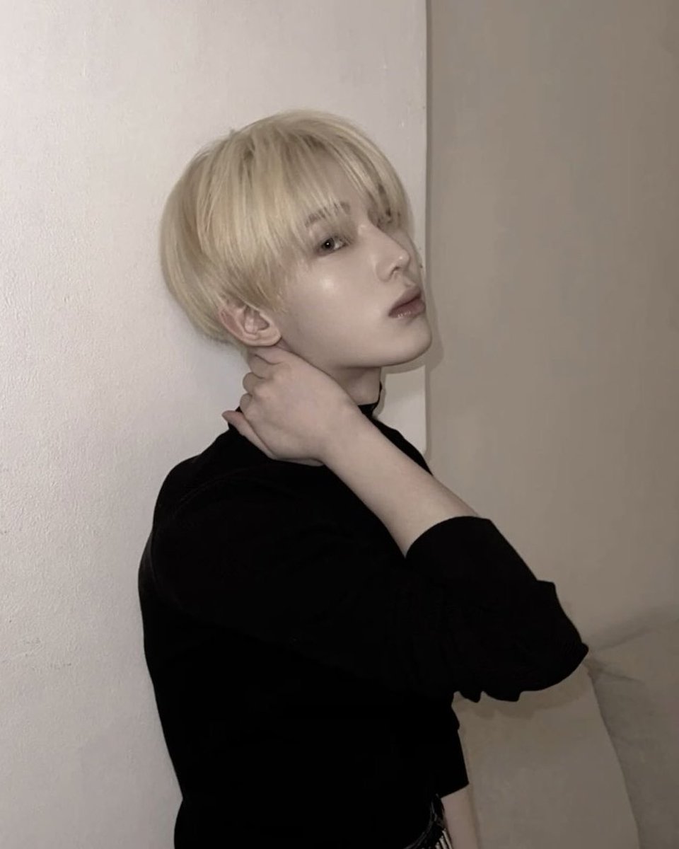 aenaoxx's tweet photo. Tell me I'm not the only one who sees the resemblance

#UndercoverChaebolHighSchool 
#잠입재벌고 #HanJeongwoon #한정운
#SUNOO #선우 https://t.co/uYYWF01vBC