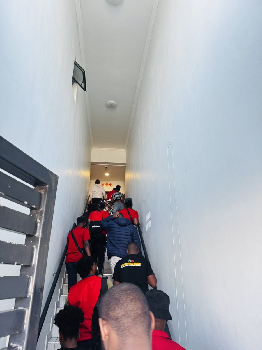 EFFYouthCommand's tweet photo. ♦️Door to Door♦️

It is only through registering to vote, that the youth can have a voice. 

If you do not register, you will not be able to vote on 4 November 2026.

It’s now or never!

#RegisterToVoteEFF https://t.co/yeXj4AYmxg