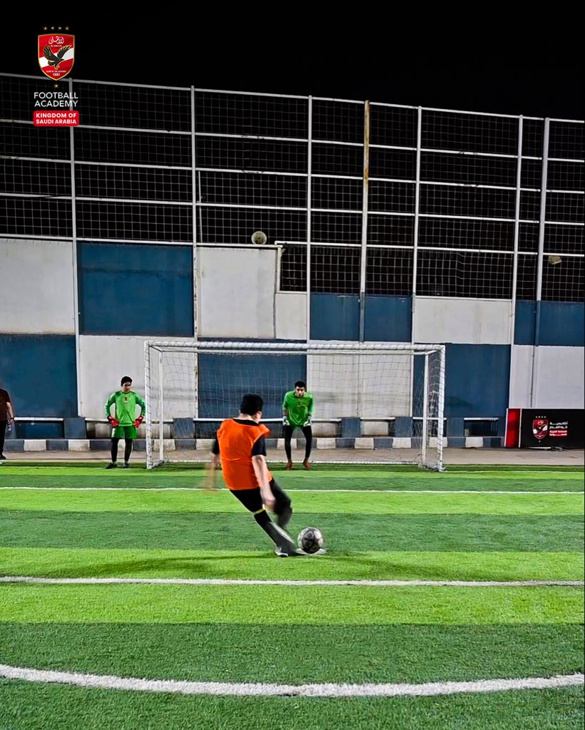 AlAhlyAcademySA's tweet photo. لما طفلك يتمرن في بيئة إيجابية وآمنة، إبداعه ومهاراته هيظهروا بدون خوف. سجّل لابنك في أكاديمية النادي الأهلي بالمملكة وخليه يتطور بكل راحة وثقة. https://t.co/5YK3nLYPsk