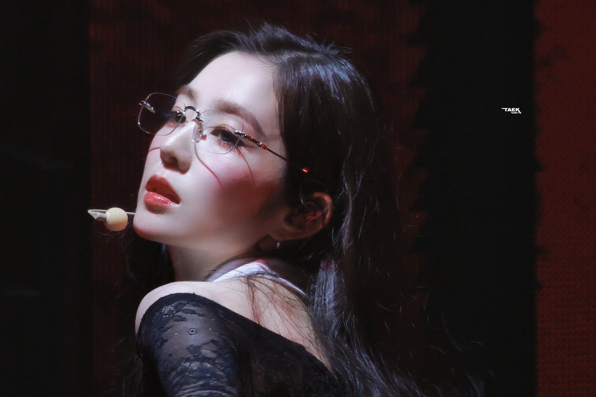 Taek0321's tweet photo. 260802 A Day in Red &amp; Velvet D3 
#아이린 #IRENE https://t.co/qbAsEFF3JB