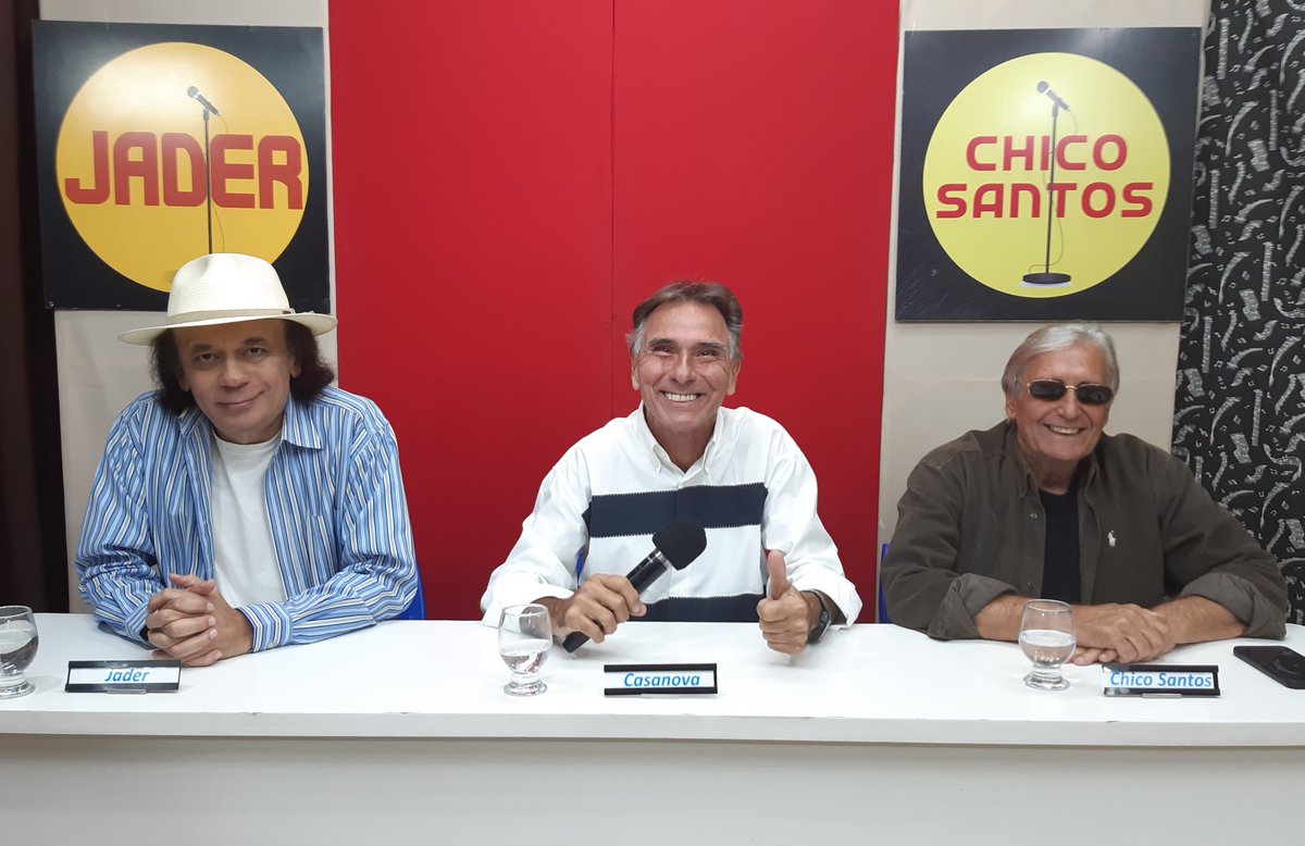 jadercantor's tweet photo. Hoje tem a reprise do SHOW DO CARLOS MAGALHÃES na TV CIDADE (Teresópolis, RJ) e para mais 13 Emissoras de TV no Brasil 📷📷📷📷📷📷📷 📷
Na foto: Eu, Marcos Casanova (Comunicador) e Chico Santos (Diretor Musical / Cantor)
#cantor #compositor #singer #songwriter #cantante #jader https://t.co/d6kiHsKgxp