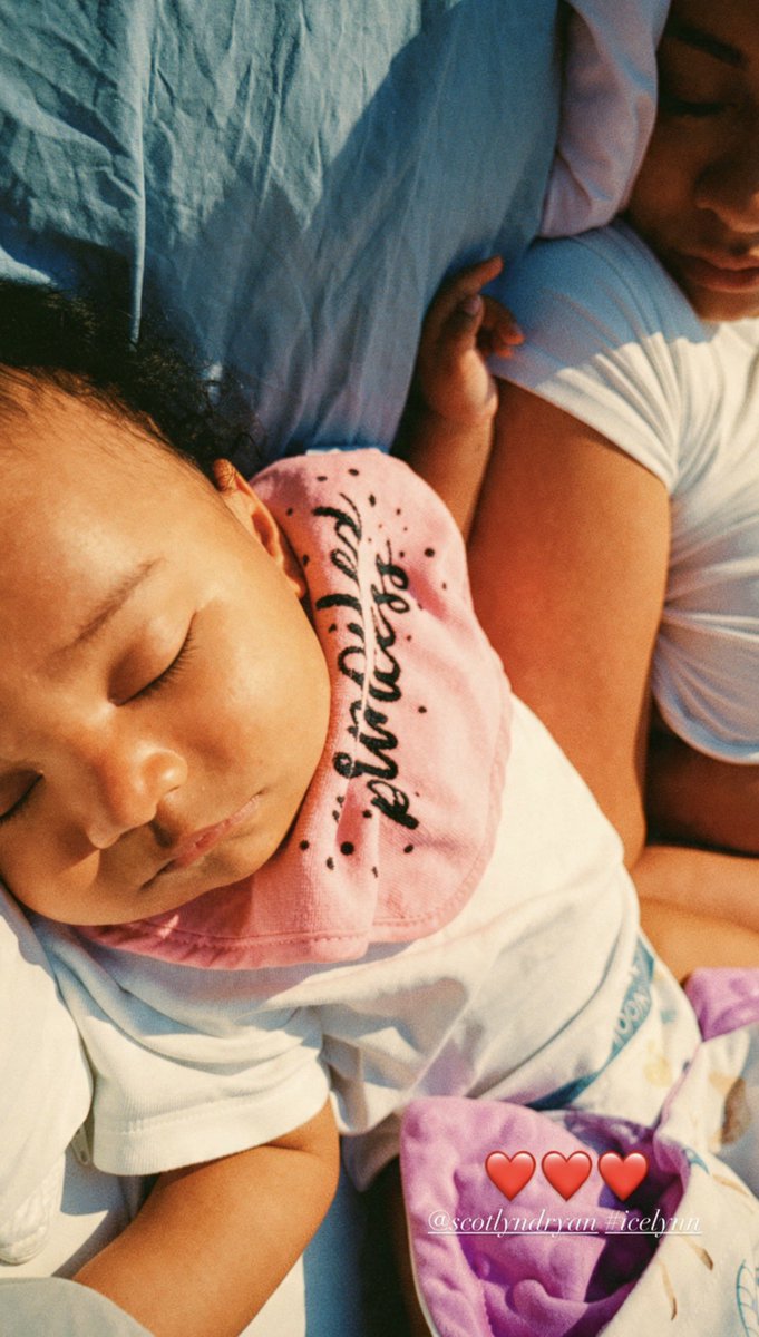 ZeusNetworkTea's tweet photo. Sweet baby Icelynn.. 🥹 She has both of them wrapped around her finger. 💕 https://t.co/jbly74HE4m