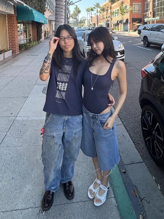S0DAPHOBIC's tweet photo. dumping a bts member for a woman is so chic https://t.co/YyCftZMxsF