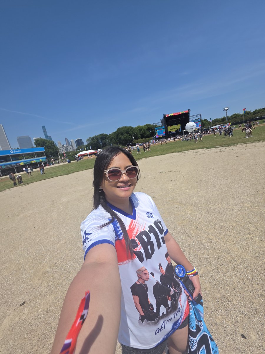 snixxx18_19's tweet photo. I left my heart in Chicago. 🥹❤️ Can't wait to be back. I/We need SB19 again at @lollapalooza next year!! 🙏🏼🔥🇵🇭

@SB19Official #UySB19 #SB19 🐐 https://t.co/nJaSU1UxRc