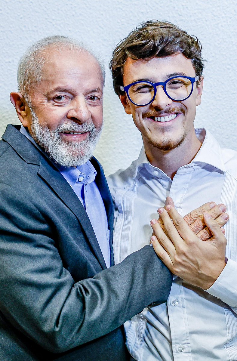 cortezpsol's tweet photo. Agora é oficial: Lula é candidato a presidente e eu a deputado federal pra ajudar ele no Congresso.

Imagina a gente lá! https://t.co/6RJKBt7Rsp