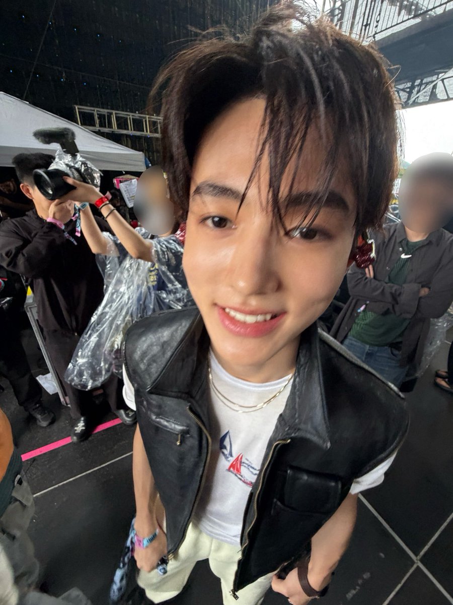 eomseaniee's tweet photo. still the same smile, nothing change🤏🏻😭 https://t.co/VxvxqoVibm