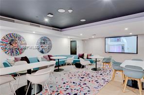 claudefla01's tweet photo. 2BDR /1.5 BATH CONDO FOR SALE  IN DOWNTOWN MIAMI WITH OK AIRBNB  !!!!! https://t.co/My0fX3xgKA https://t.co/qp9szglhhq